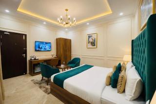 Hotel E- BelleMount Palace Near Airport Free Airport Pick Up & Drop - 8