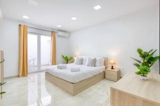 ThirtyNine Studio walk to Balluta Bay & Ferries - 6