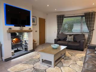 Beachfront, Antrim Coast, Stunning Views & Hot Tub - 4