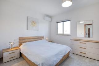 Bright Sea-Side Living in St Pauls Bay - 1