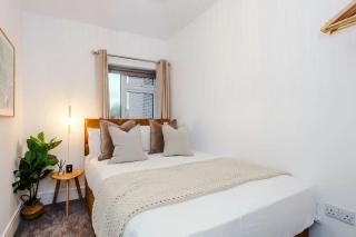 3BDR Terracotta House with Free Parking and Garden - 5