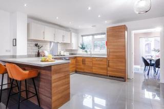 3BDR Terracotta House with Free Parking and Garden - 4