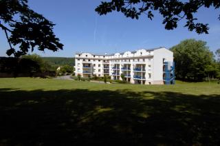 Residence Hotel Les Ducs De Chevreuse avec Hébergement, Repas & PDJ, Séminaire, Bureau & Parking - 5