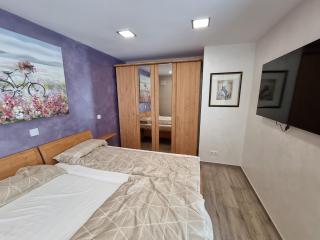 Glamour Lifestyle Apartment 5 - 1