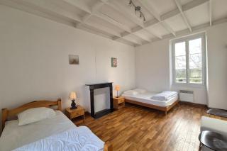 F3 house with garden in Grosbreuil - 5