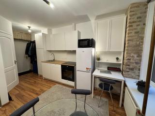 Efficient Fully Equipped Central Studio - 0