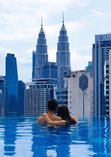 Rooftop Pool At Majestic Residence - 8