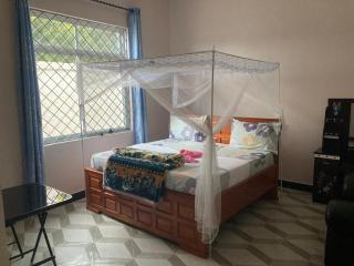 Rose garden & lodge - 1