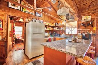 Modern Hill Country house & rustic cabin with a private pool and hot tub - 2