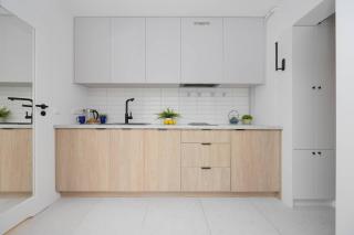 Central Warsaw Studio with Balcony near Metro by Noclegi Renters - 8