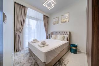 Classic Arabian Elegance with City Views - 7