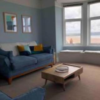 Spacious flat - fabulous sea views & walk to beach - 8