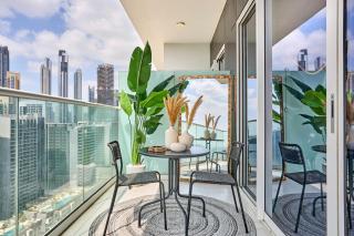 High-Floor Burj Views Apartment in Business Bay - 2