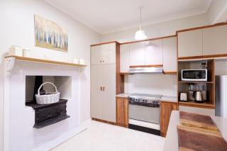 Heritage Home with BBQ & Outdoor Fire Pit - 3