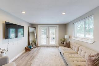 Lovely home on 2+ acres with views, firepit & outdoor kitchen - wedding perfect - 0