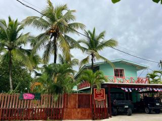 Ocean View Jellyfish Room - 4