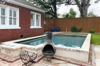 Charming home with pool, enclosed yard, patio & great Woodlawn Lake location - 6