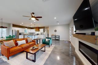 Secluded home with firepit, gas grill, central AC, game room, W/D - 0