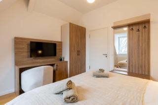 Modern Kudamm Luxury Home with 2 kitches - 7