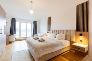 Modern Kudamm Luxury Home with 2 kitches - 3