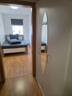 69m2 FERIENWOHNUNG mit PARKPLATZ an der Unterkunft Apartment am Zittauer Stadtzentrum Top Lage - Wohnen auf Zeit - 2 Raum Wohnung - 4