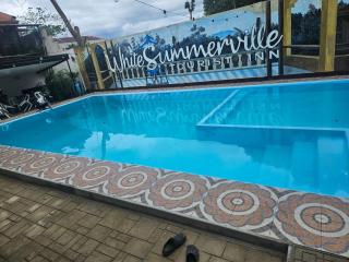 White Summerville Tourist Inn - 9