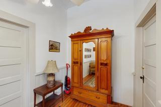 Downtown duplex with patio, enclosed backyard, washer/dryer, streaming, AC, WiFi - 2