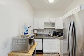 Downtown duplex with patio, enclosed backyard, washer/dryer - near downtown - 5