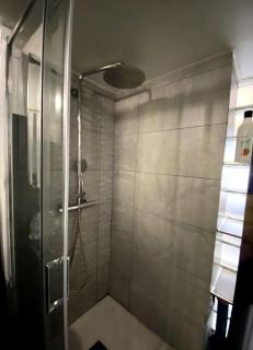 Modern Art Apartment 50m to the Beach - 8