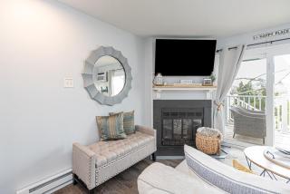 Spacious 3BR Townhouse with Pool - 7