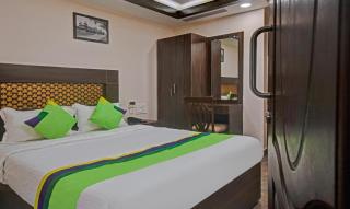 Starlight Hotels Palm Tree Mylapore Ramakrishna Mutt Road chennai - 1