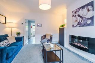 2BDR Droylsden House In Manchester With WParking - 7
