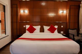 Waterfront Resort by KGH Group - 0
