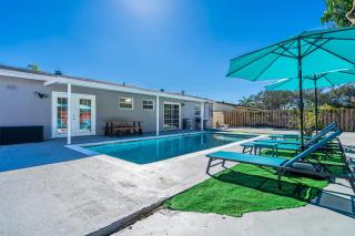 Relax & Fun Hollywood Private Pool | Arcade Game - 9