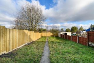 Welsh 3 Bedroom Retreat w Garden Parking Wifi - 4