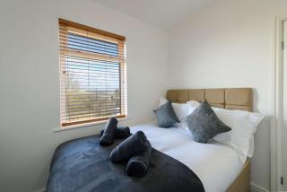 Welsh 3 Bedroom Retreat w Garden Parking Wifi - 9