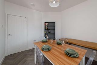 Welsh 3 Bedroom Retreat w Garden Parking Wifi - 3