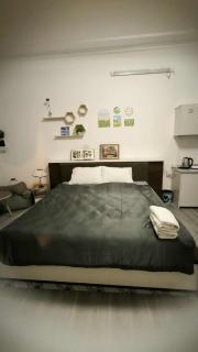 Deluxe Balcony Studio near Hanoi Old Quarter - 2