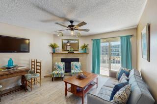 Riverfront condo with pool & hot tub, walk everywhere - 7