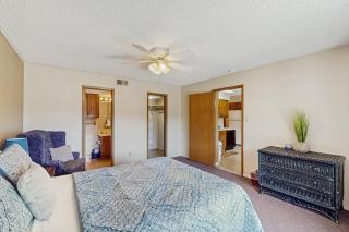 Riverfront condo with pool & hot tub, walk everywhere - 1