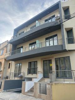 Swieqi sunny central airy quiet Apartment in Malta - 4