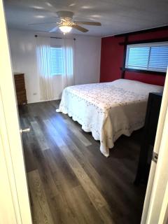 Beautiful 2BR Getaway in Jamaica Bay - 3