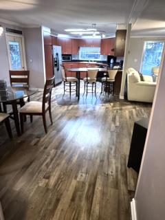 Beautiful 2BR Getaway in Jamaica Bay - 7