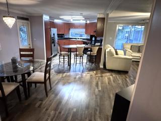 Beautiful 2BR Getaway in Jamaica Bay - 6