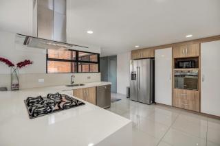 Luxury 4BR Near Provenza with Amazing Views - 6