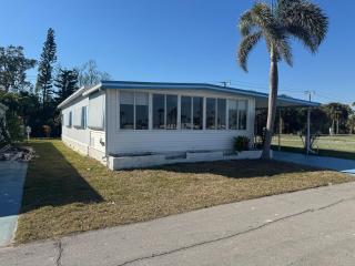 2BR w Lanai in Sunny Ft Myers Beach - 0