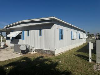 2BR w Lanai in Sunny Ft Myers Beach - 1