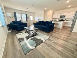 4 bed 3 bath home Near Lackland AFB and River Walk - 0