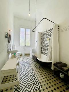 Dharuvi Stay Inn - 1