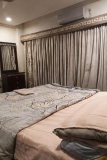 Elegant 1BR Apartment In Bahria Town - 3